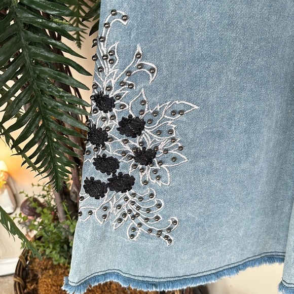 POL High Waist Stretch Blue Jeans Embroidered Black Floral Beaded Bell Bottoms - Picture 7 of 15